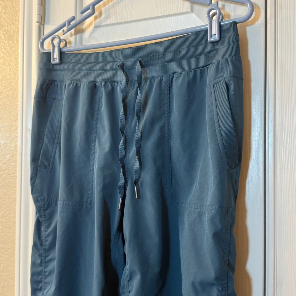 RBX Women's Active Teal Blue Solid Capri Pants M Drawstring, Pockets, Elastic